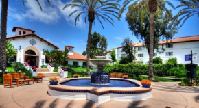 604 Gorgeous Renovated Condo, Steps to Omni Spa, Golf, Tennis, PFC & Exclusive Building Pool